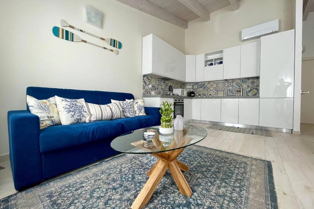 Free Private Parking, New Apartment Алгеро Екстериор снимка