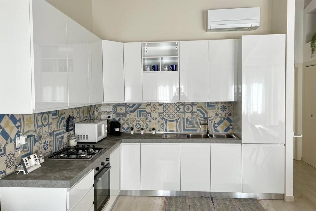 Free Private Parking, New Apartment Алгеро Екстериор снимка