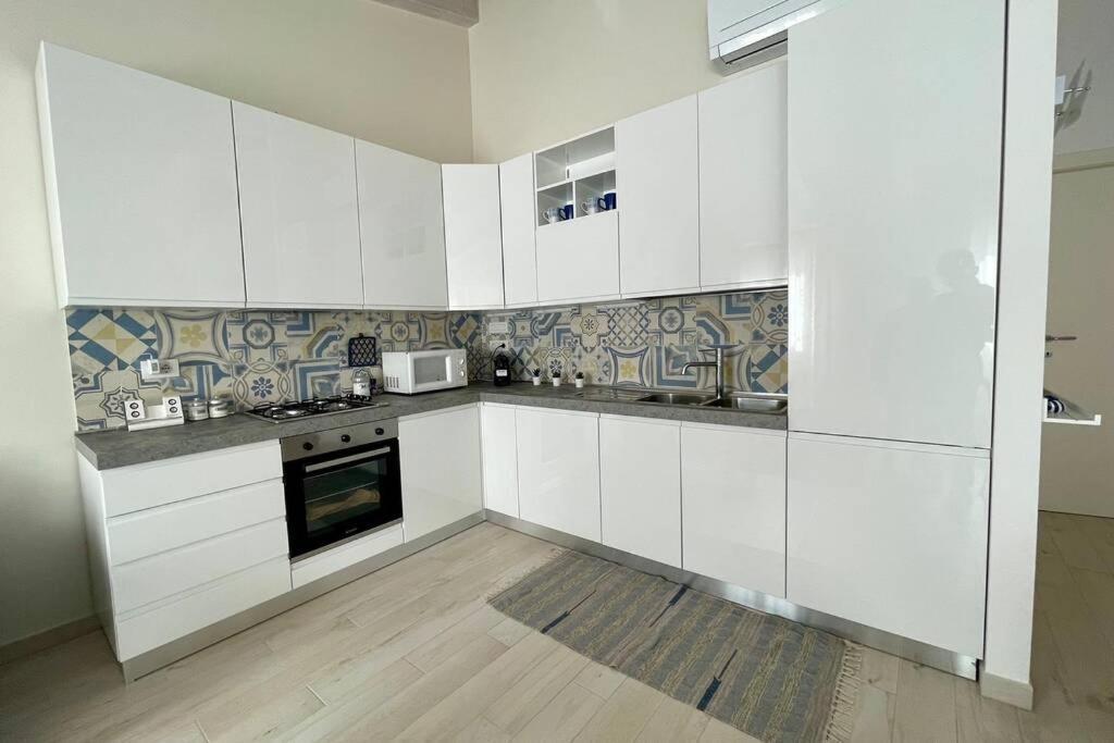 Free Private Parking, New Apartment Алгеро Екстериор снимка