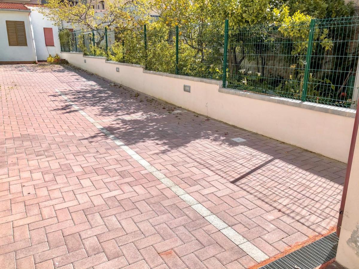 Free Private Parking, New Apartment Алгеро Екстериор снимка